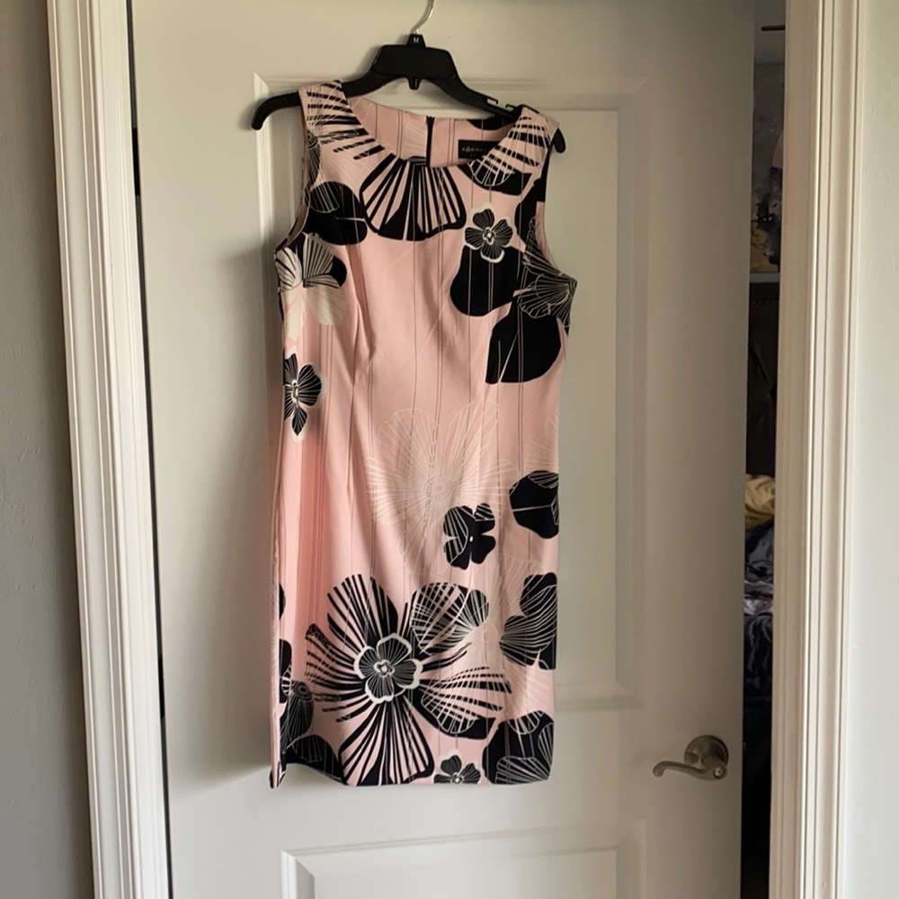 Connected dress. Excellent condition.
